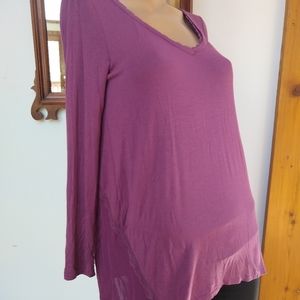 Tahari Medium. Loose fitting blouse. Fast Ship.